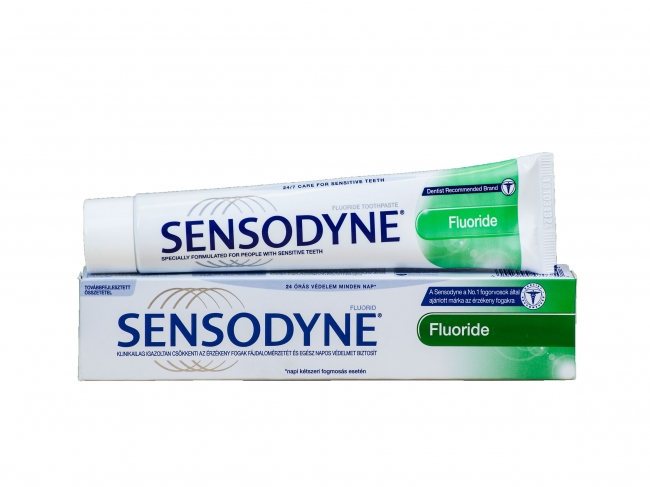 Home and Beauty Ltd - Sensodyne Fluoride 75ml Toothpaste